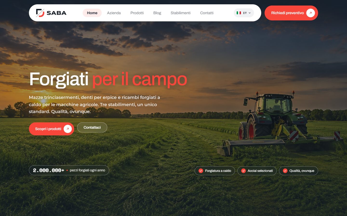 Sito di SABA: home con il titolo Forgiati per il campo e un trattore al lavoro nel campo